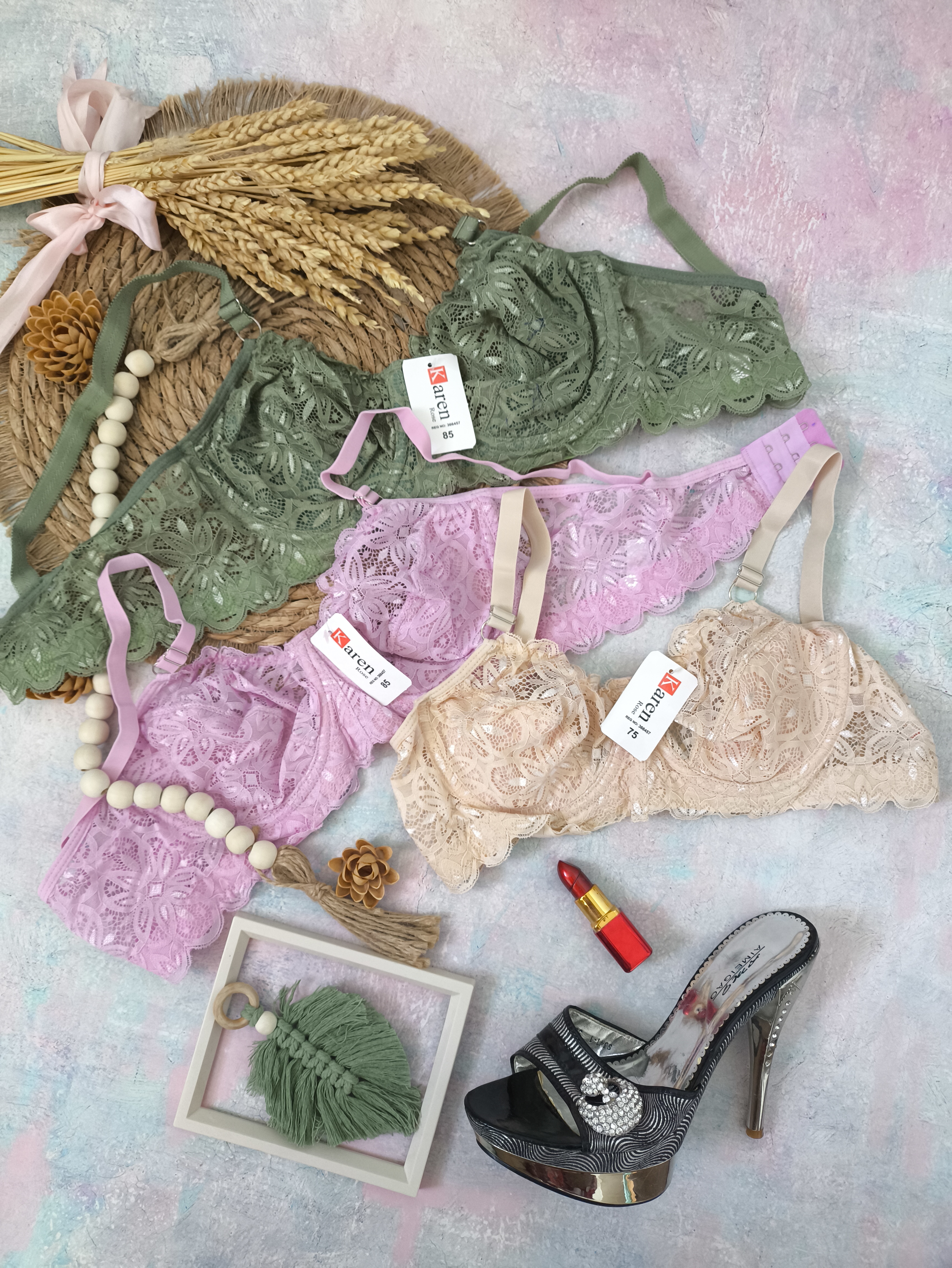 سوتین دانتل فنر دار